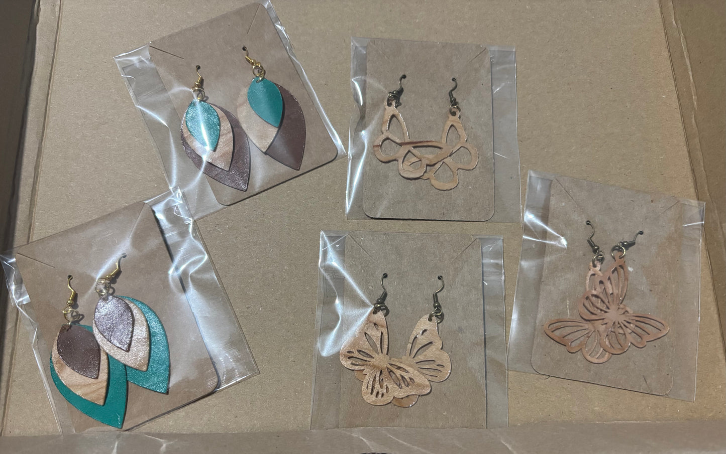 Boucles d’oreilles en merisier