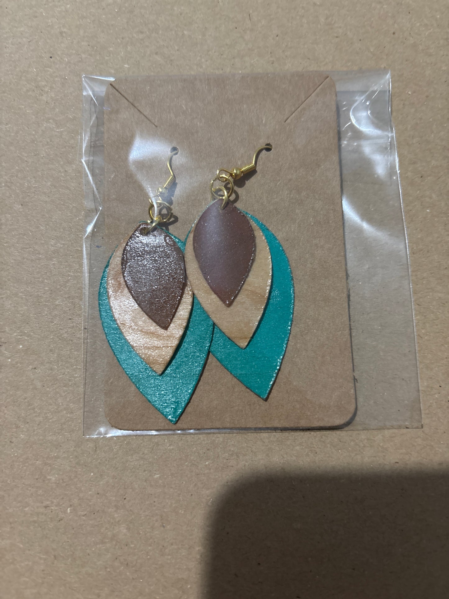 Boucles d’oreilles en merisier