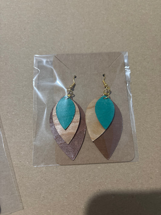 Boucles d’oreilles en merisier